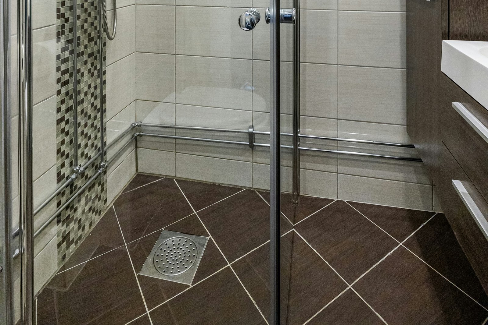 Verstopfter Abfluss in der Dusche