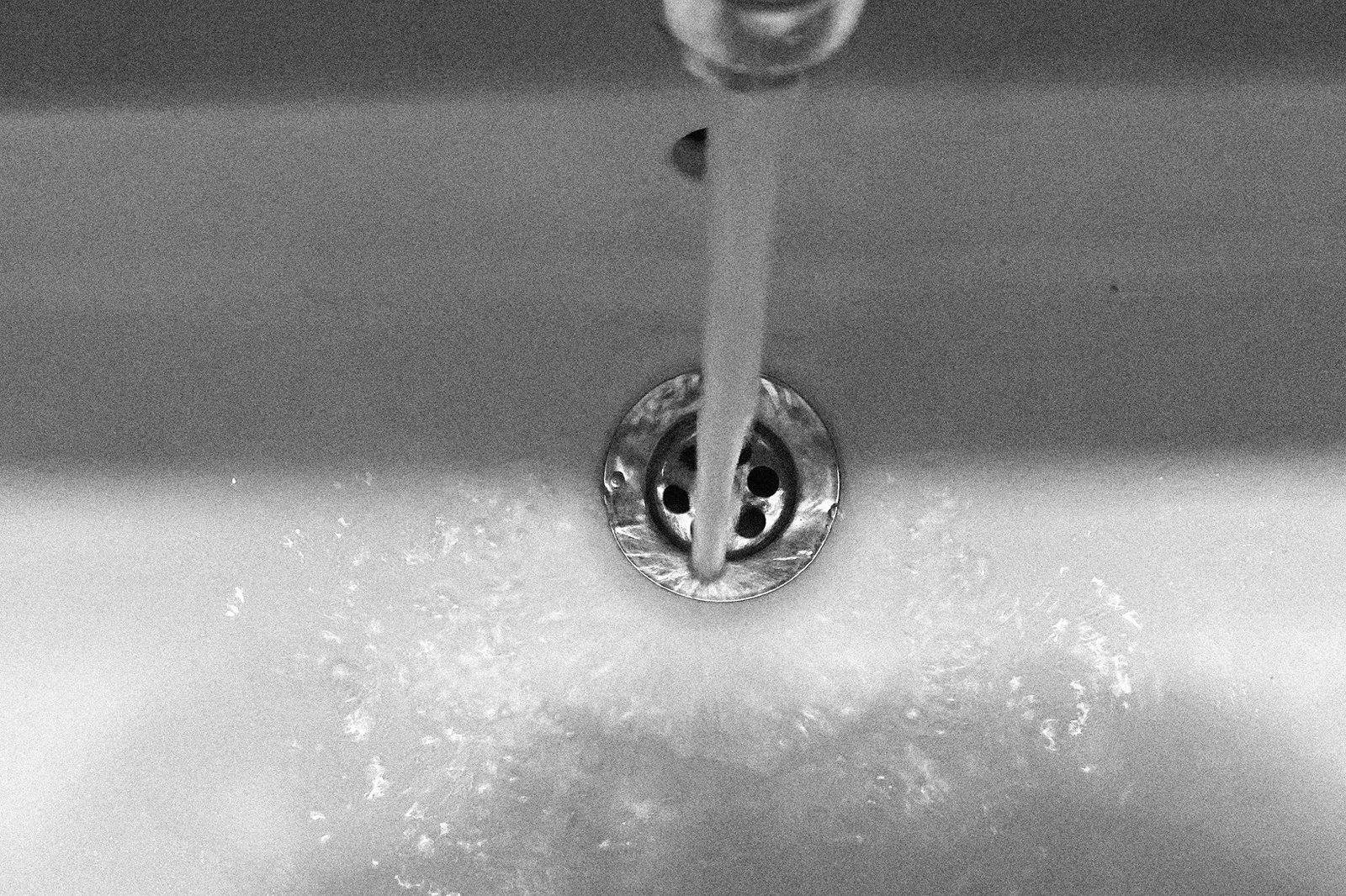 Verstopfte Leitung wird gereinigt