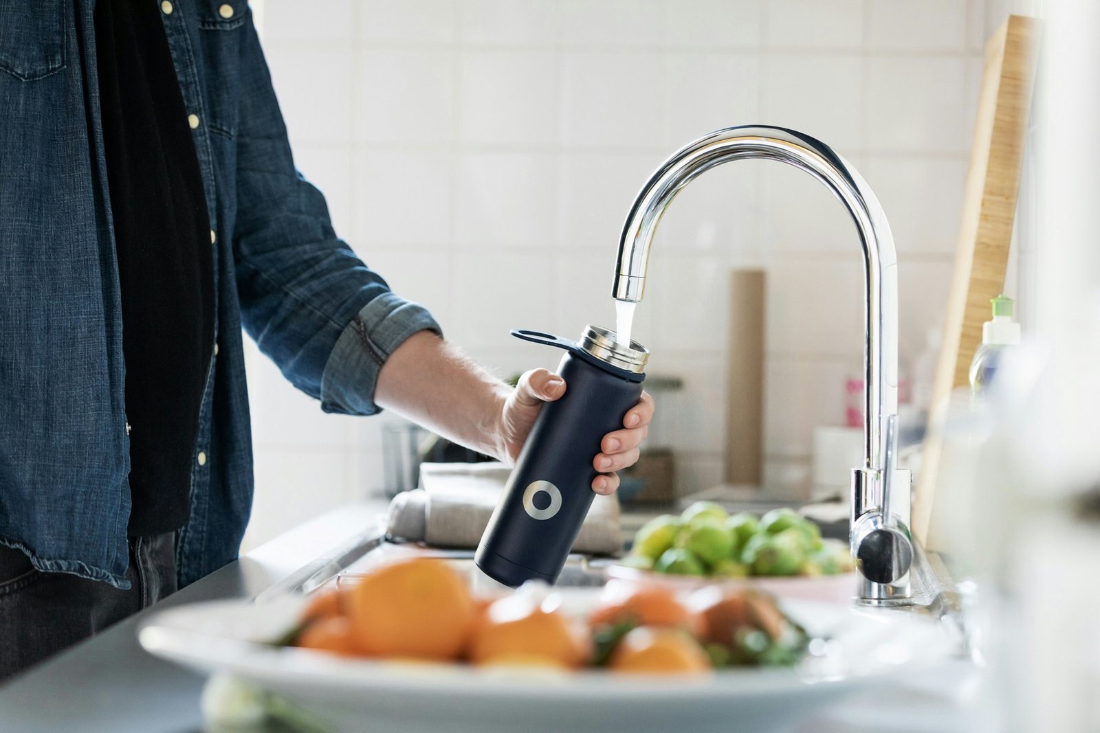 Wasserhahn mit fließendem Wasser